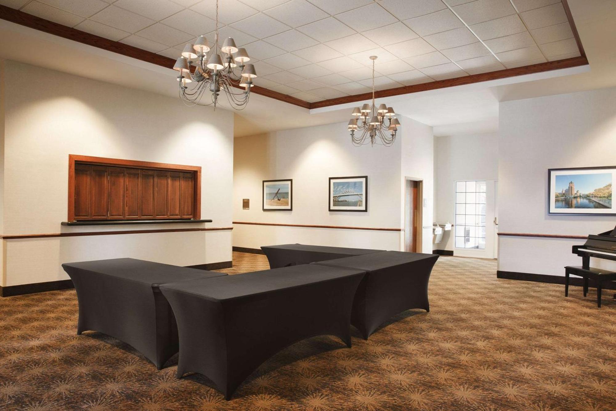 Comfort Suites Milwaukee Airport Oak Creek Eksteriør bilde
